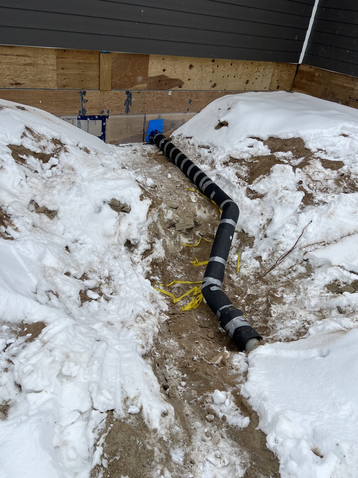 Mawejje Custom Plumbing — licensed Winnipeg Manitoba plumber on the job: emergency plumbing repairs, 24/7 plumbing contractors, residential plumbers, commercial plumbing companies, drain and pipe installation.