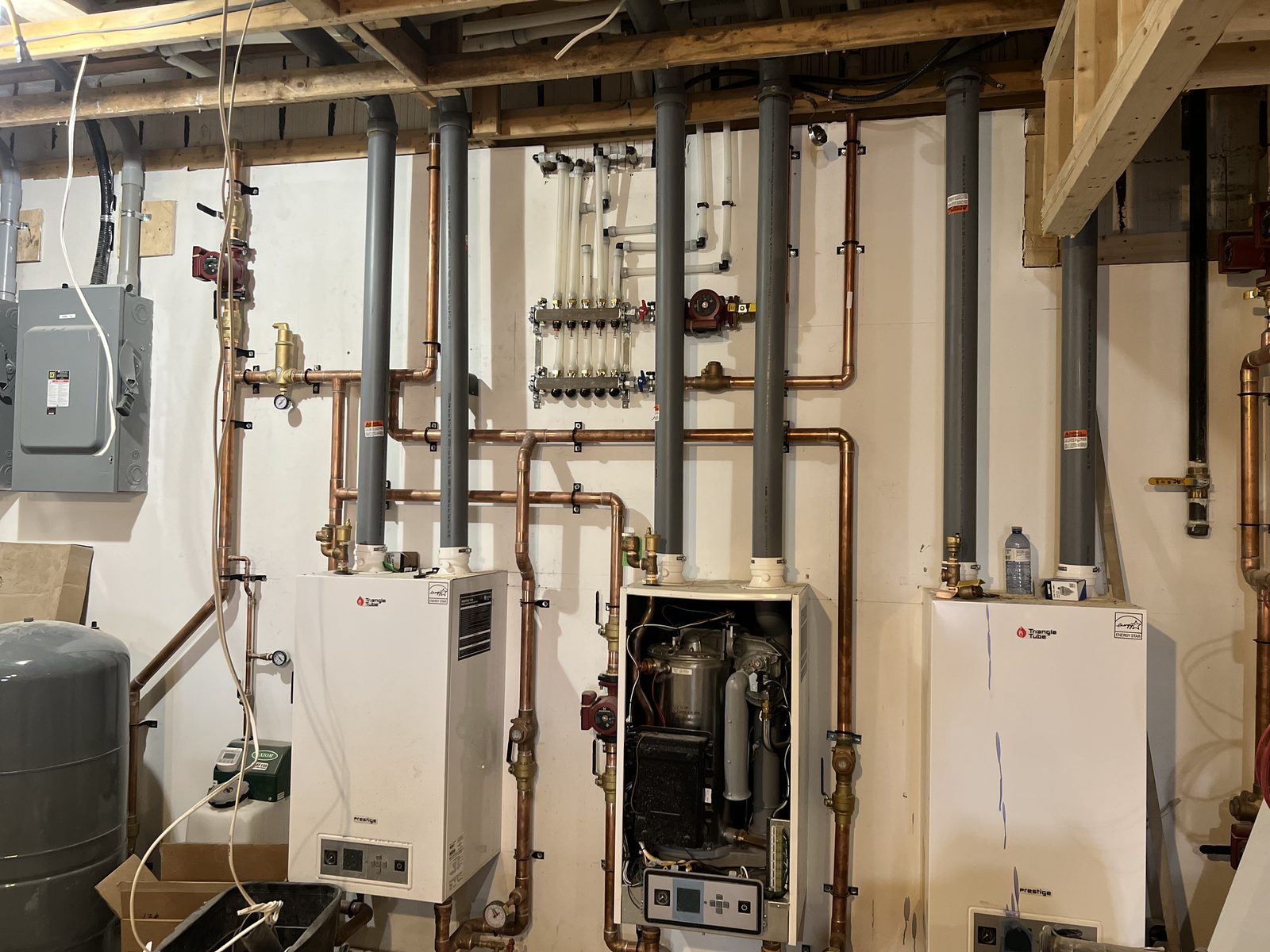 Mawejje Custom Plumbing — licensed Winnipeg Manitoba plumber on the job: emergency plumbing repairs, 24/7 plumbing contractors, residential plumbers, commercial plumbing companies, drain and pipe installation.